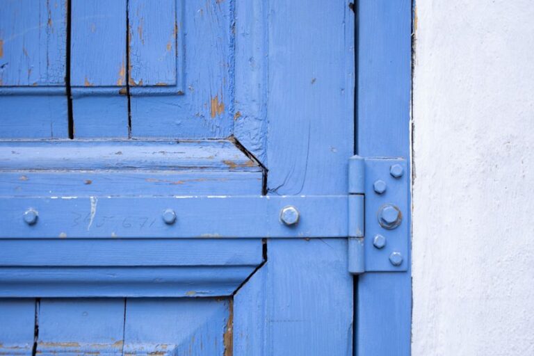 lubricate hinges to silence